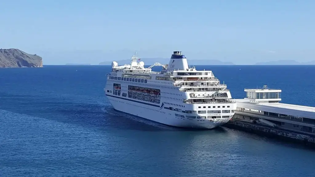 Packliste Kreuzfahrt-Kreuzfahrtschiff auf See